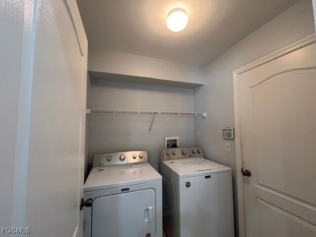 Building Photo - 526 NW 16th Terrace