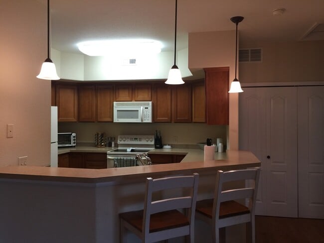 Building Photo - Beautiful Condo in Desirable Saddleback Ridge