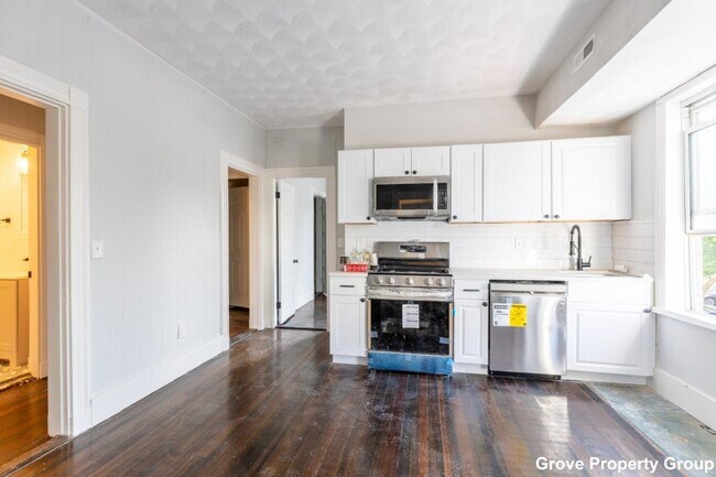 Building Photo - 4 bedroom in Boston MA 02127