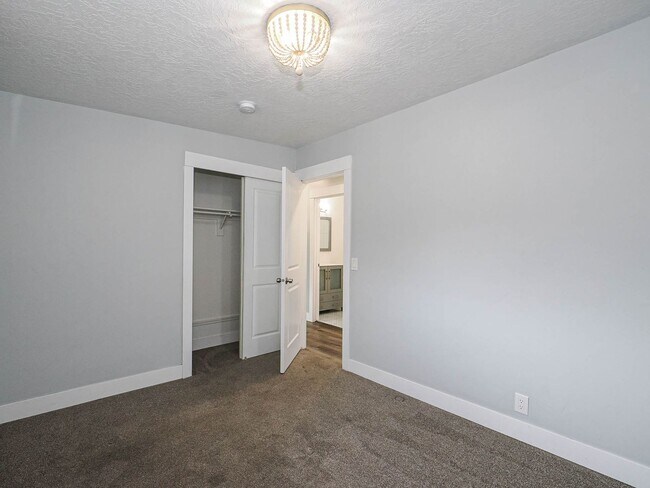 Building Photo - 5 Bedroom, 2.5 Bathrooms Home