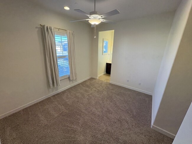 Building Photo - Dove Mountain 4 bedroom with Den 3,277 sq ...