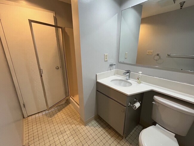 Building Photo - 750 Davol St