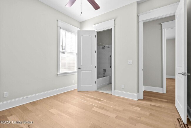 Building Photo - 6204 Moonseed St