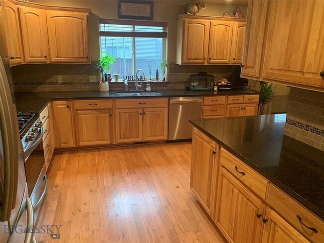 Building Photo - 147 Dogwood Dr