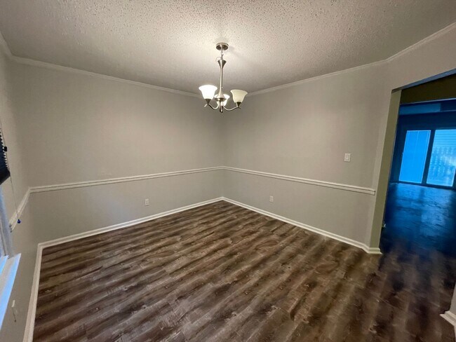 Building Photo - 4 BED / 3 BATH SINGLE FAMILY IN SALEM LAKES!