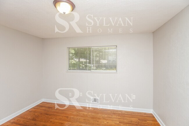 Building Photo - Carve Out a Great Life Here!