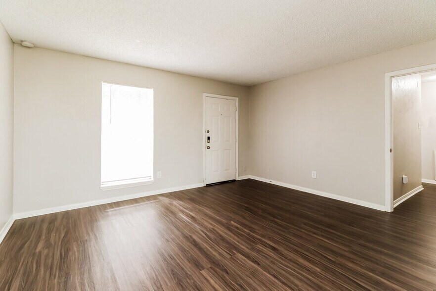 Building Photo - 7218 Wren Cir