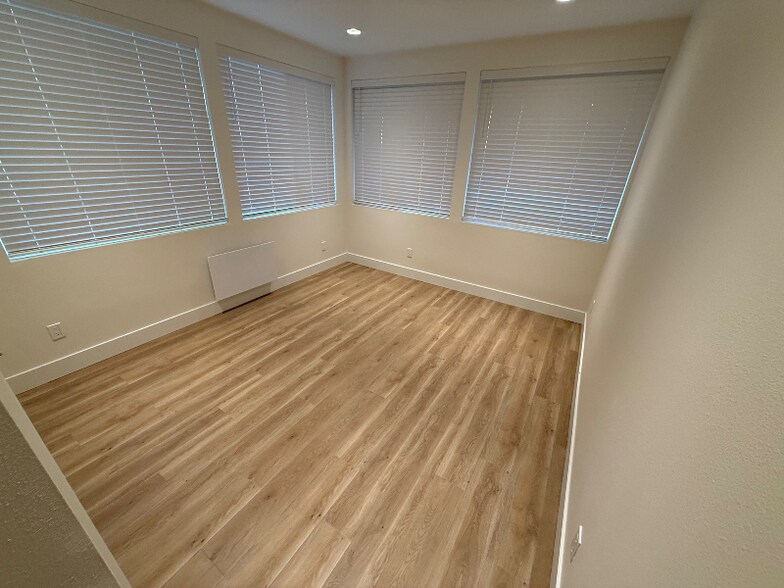 Building Photo - 849 Spring St