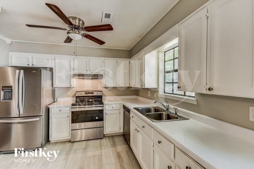 Building Photo - 2215 Pup Run