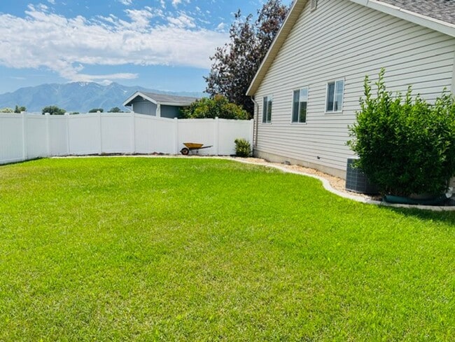 Building Photo - Beautiful patio home in Logan on Cul-de-sac