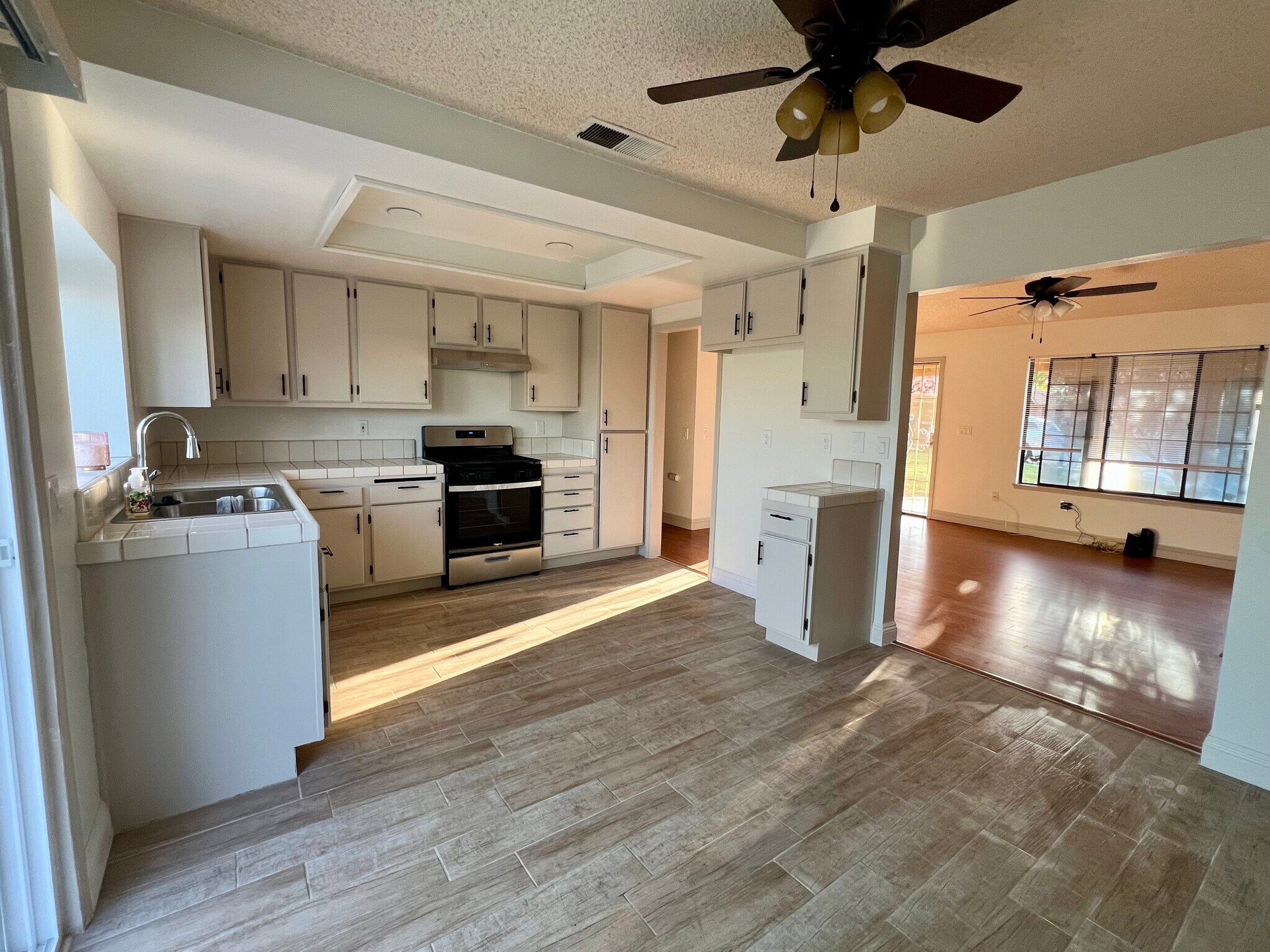 Building Photo - 6024 Billabong Ct