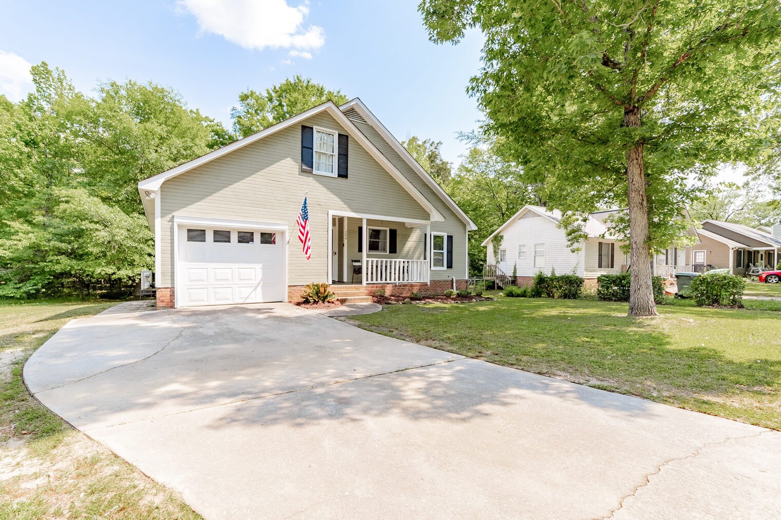 Building Photo - 204 Dutch Dr