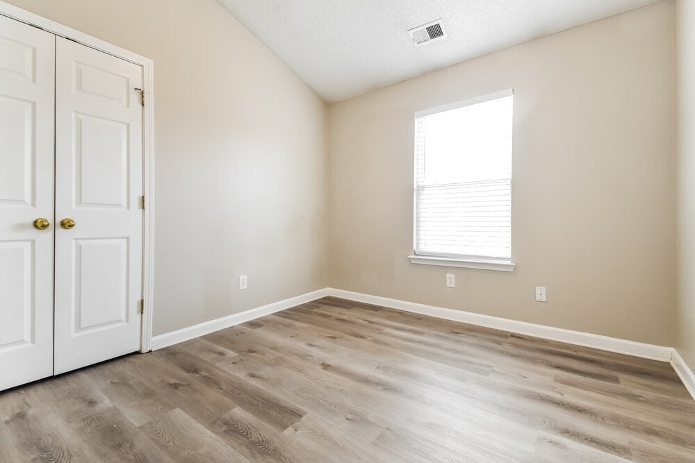 Building Photo - 111 Watercress Ct