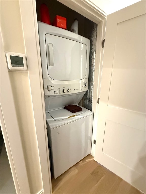 Building Photo - 552 E 5th St