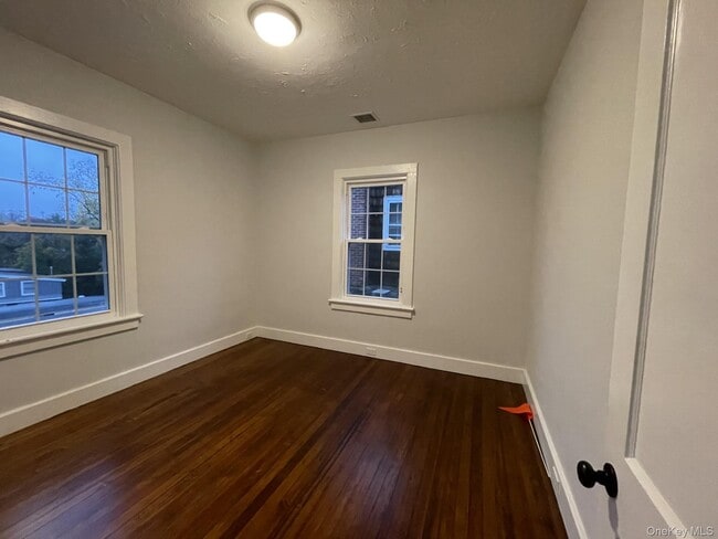 Building Photo - 39 Hillside Ave