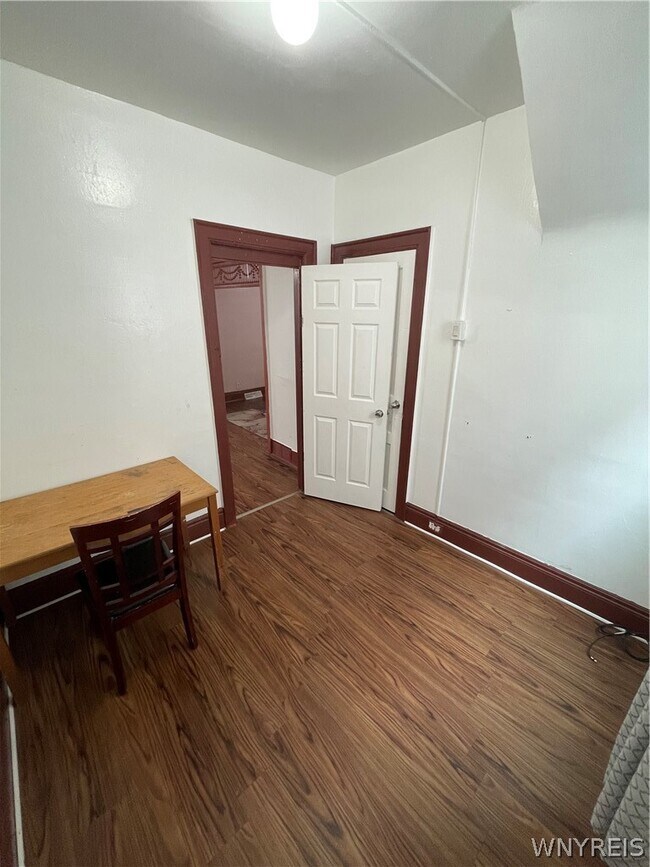 Building Photo - 298 Winslow Ave
