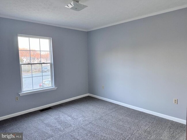 Building Photo - 121 Hampton Ct