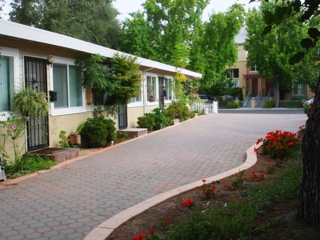 Building Photo - Camille Apartments
