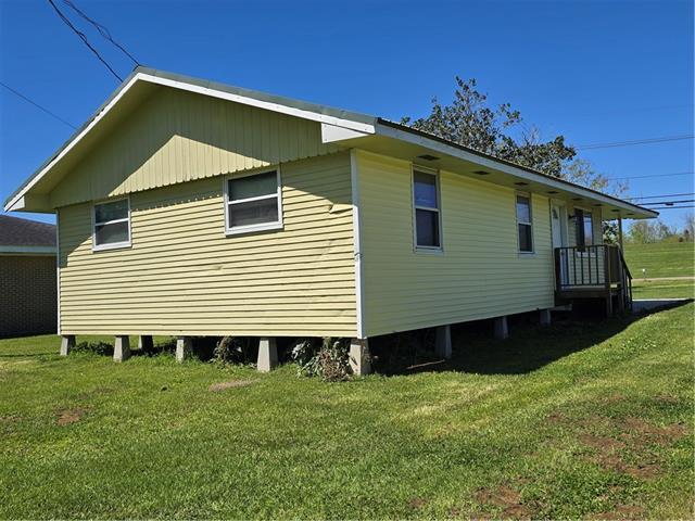 Building Photo - 10483 River Rd