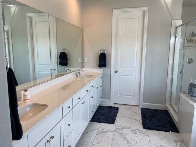 Building Photo - 8665 Mahonia Dr