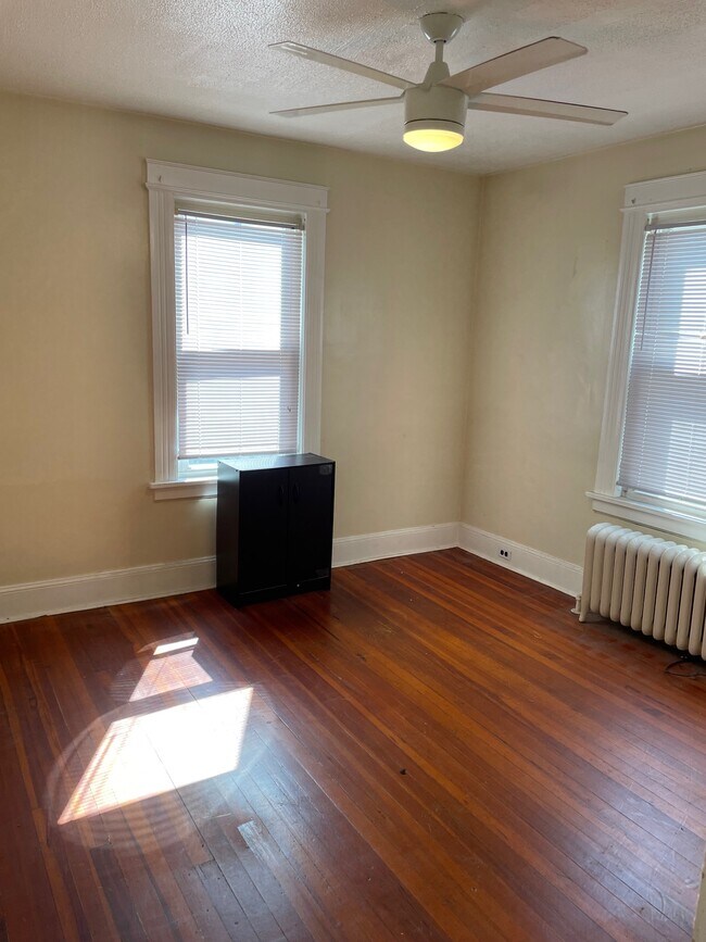 Bedroom - 581 Beechwood Ave