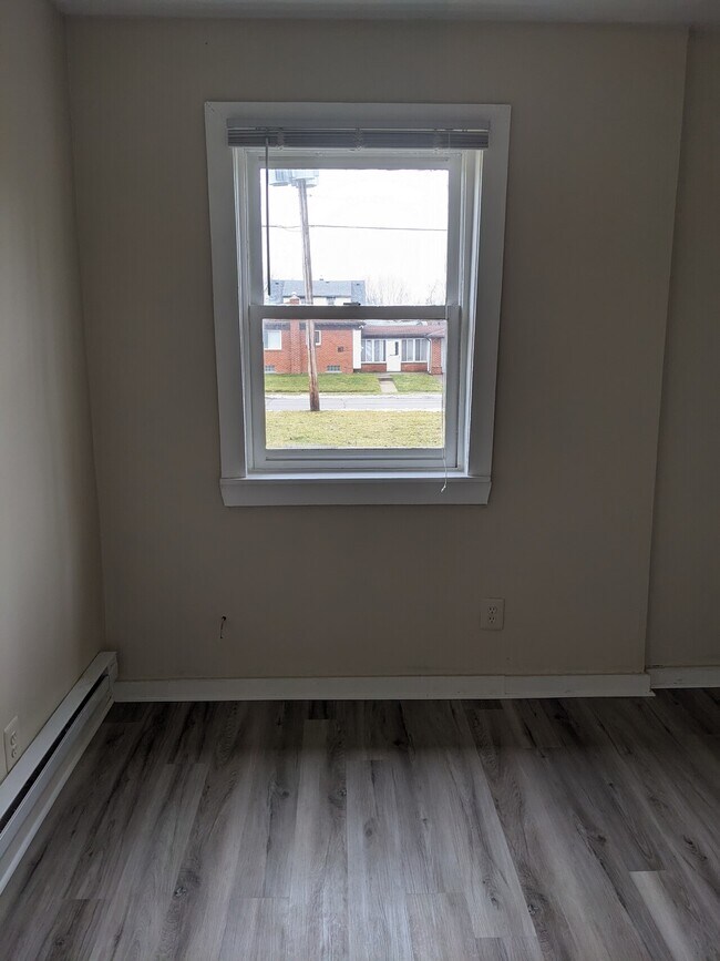 Building Photo - 3517 Hickory Street