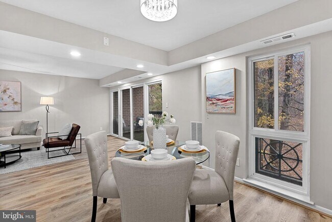 Building Photo - 11808 Breton Ct