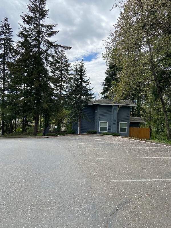 Building Photo - 9470 Redmond - Woodinville Rd NE