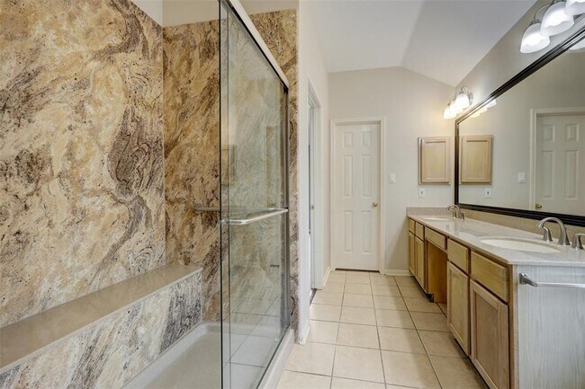 Building Photo - 9318 Tree Branch Dr