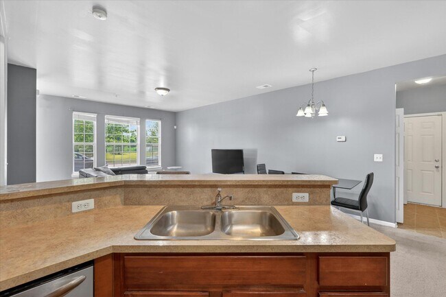 Building Photo - 23668 Northstone Village Dr