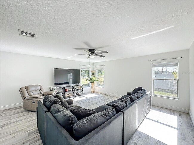 Building Photo - 13841 Chihuly Ct