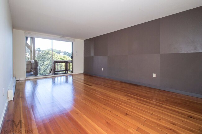 Building Photo - Eureka Valley/Castro 4 Bed + Bonus Room, 3 Bath, 2 Car Garage, City & Valley Views
