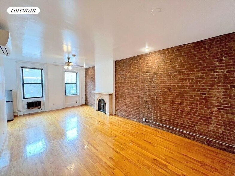 Building Photo - 650 10th Ave