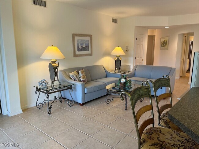 Building Photo - 9636 Hemingway Ln