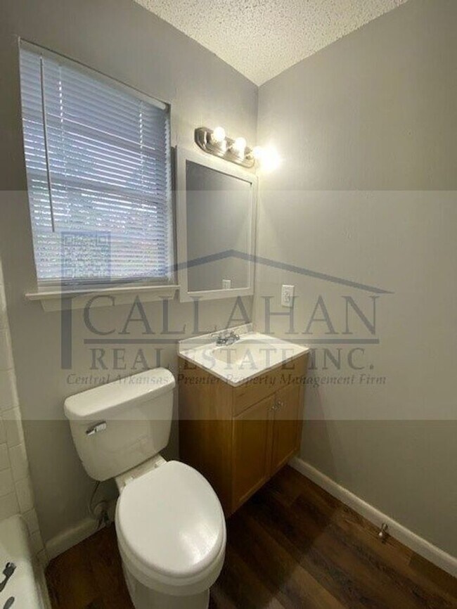 Building Photo - Twin Lakes 3 Bedroom Home