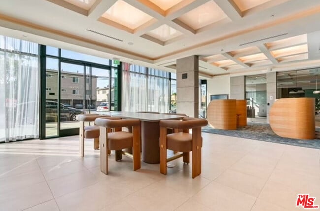 Building Photo - 3688 Overland Ave