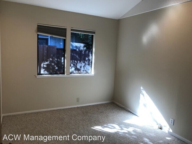 Building Photo - 3 br, 2 bath House - 985 Channing Ave.