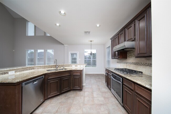 Building Photo - 3627 Midland Dr