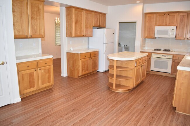 Building Photo - 469 Anacapa Dr