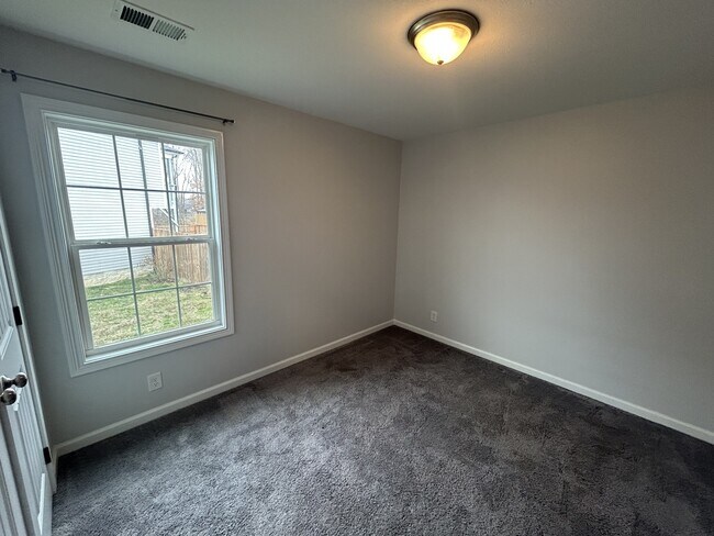 Building Photo - 721 Tidwell Dr