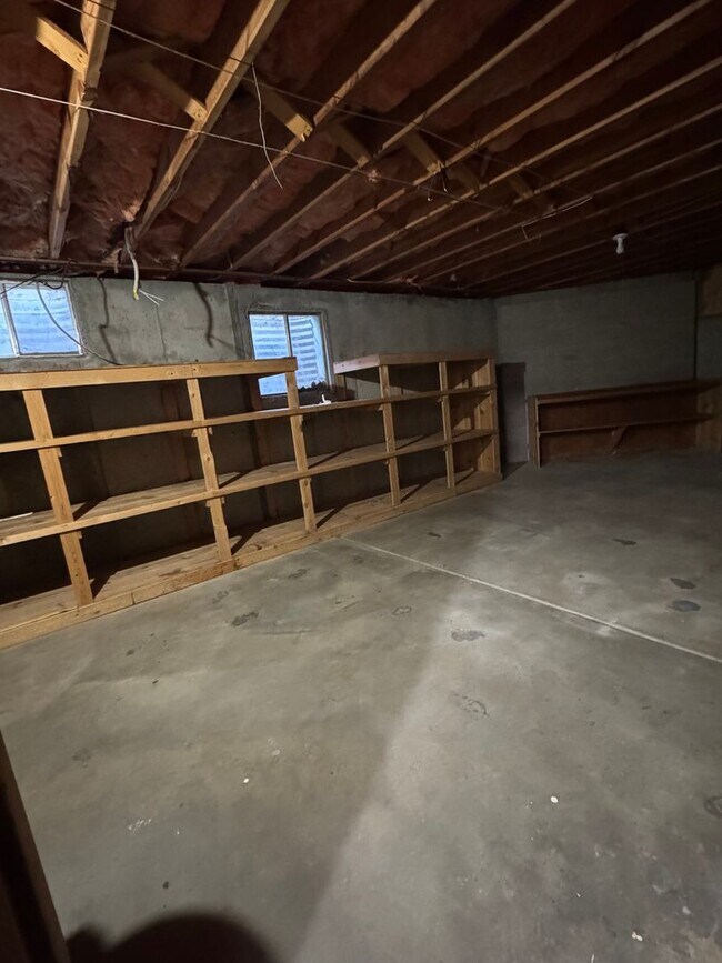 Building Photo - Country living at its best! Traditional farm house avail NOW