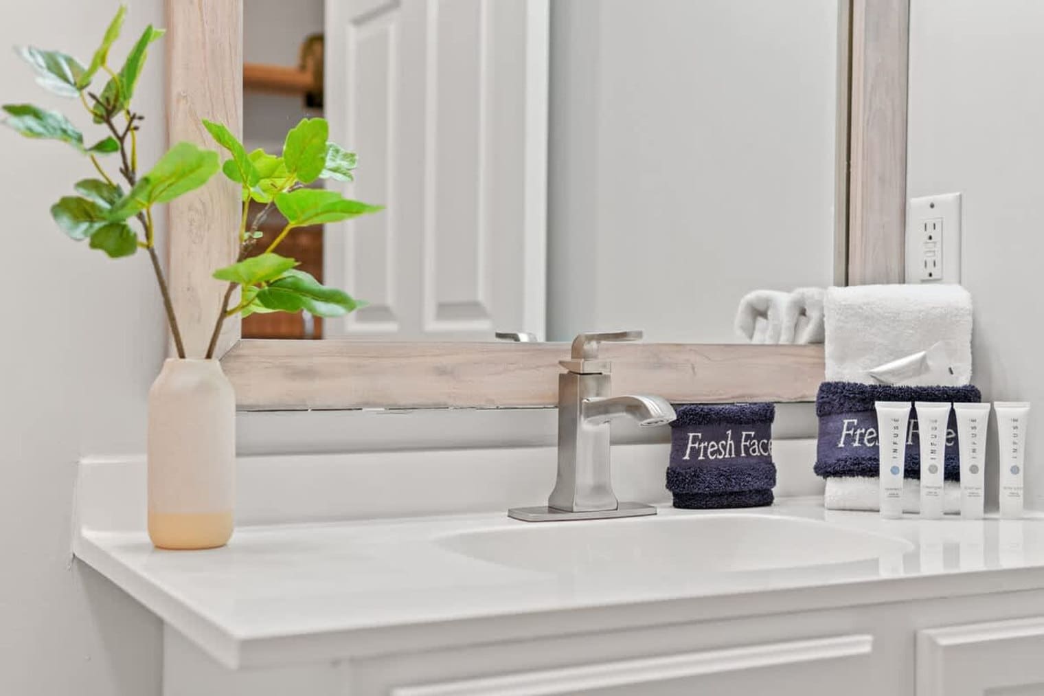 Building Photo - 10343 E County Hwy 30A