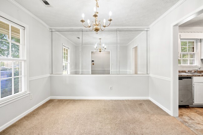 Building Photo - 1704 Hunting Creek Dr SE