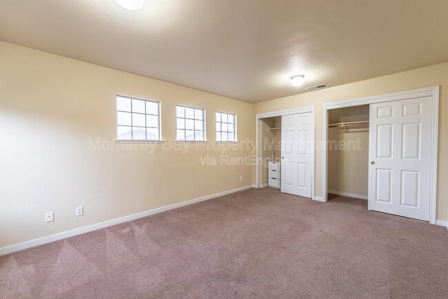 Building Photo - 594 Lopez Ave