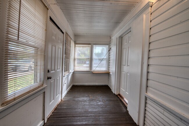 Building Photo - 1819 NW 38th St