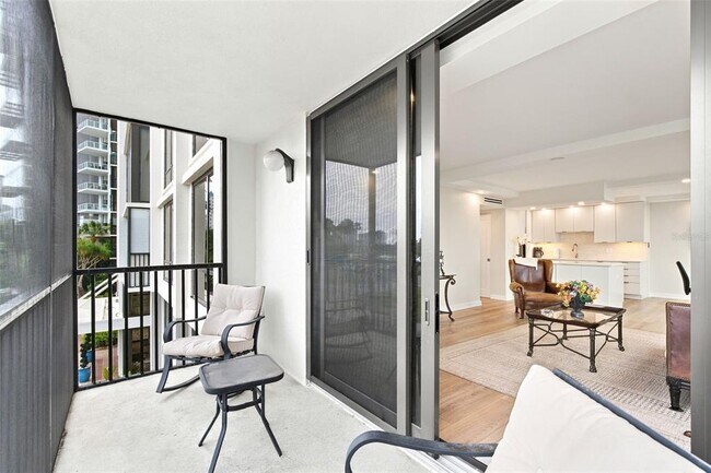 Building Photo - 707 S Gulfstream Ave