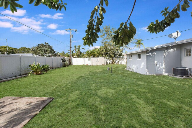 Building Photo - 710 Cayuga St