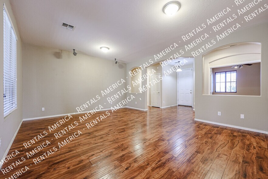 Building Photo - 6974 S Scott Dr