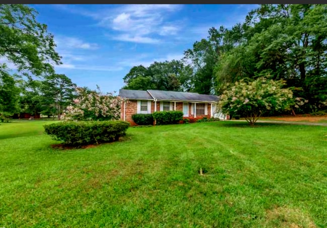 Building Photo - 203 Fleming Dr