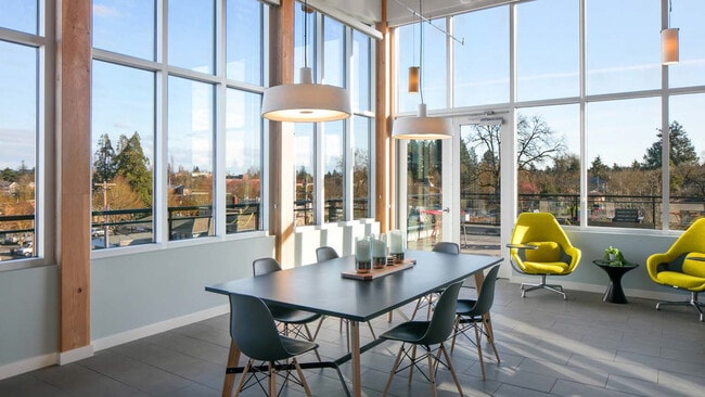 Building Photo - 4545 SW Angel Ave